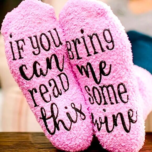 ✨🆕✨ If You Can Read This Bring Me Some Wine Pink Fleece Socks 🍷 ✨ - Picture 4 of 6